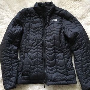 North Face Quilted Jacket 🚨SALE TODAY!🚨
